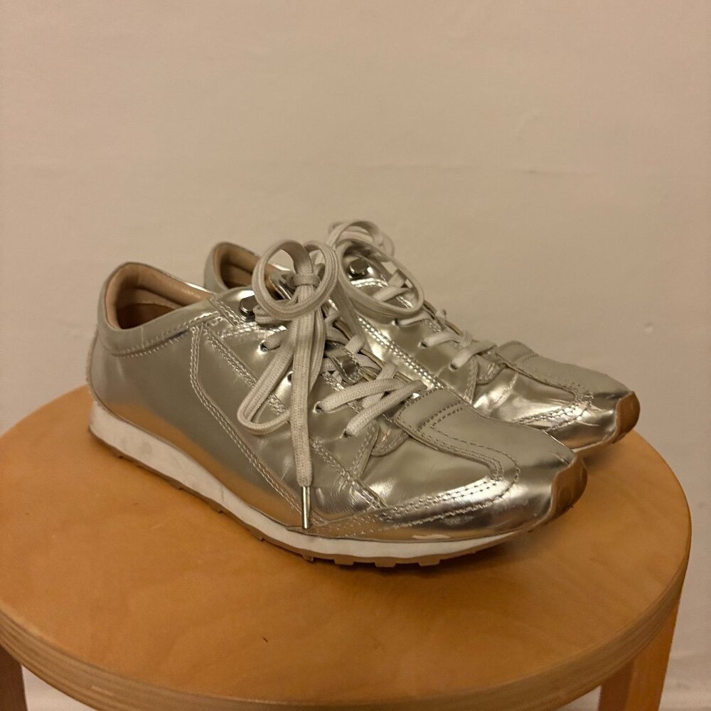 Elizabeth and James Silver Sneaker - 8.5
